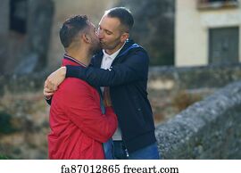 Beautiful gay men kissing - falasbeast